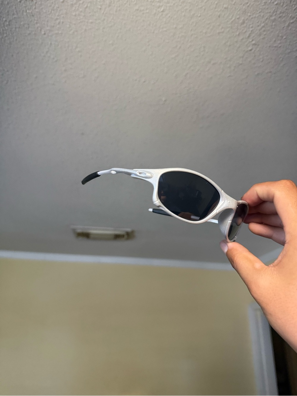 Oaks White Frame Sunglasses with Black Lenses